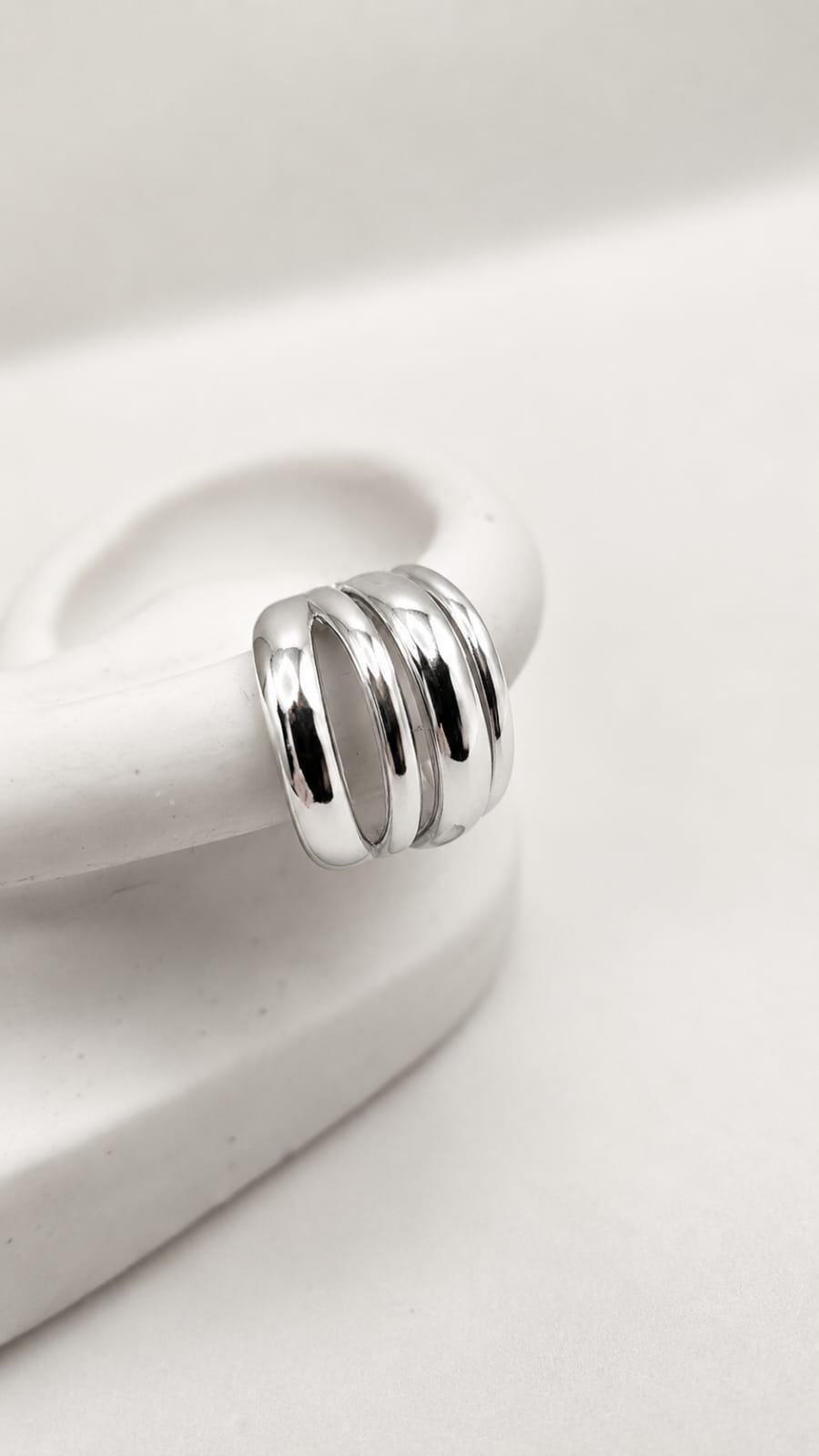 Piercing fake para orelha 4 fios (banho de ródio branco)
